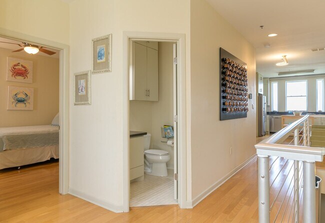 Building Photo - 100 Harbor St