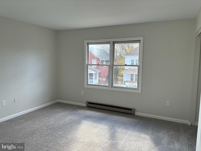 Building Photo - 950 Concord St