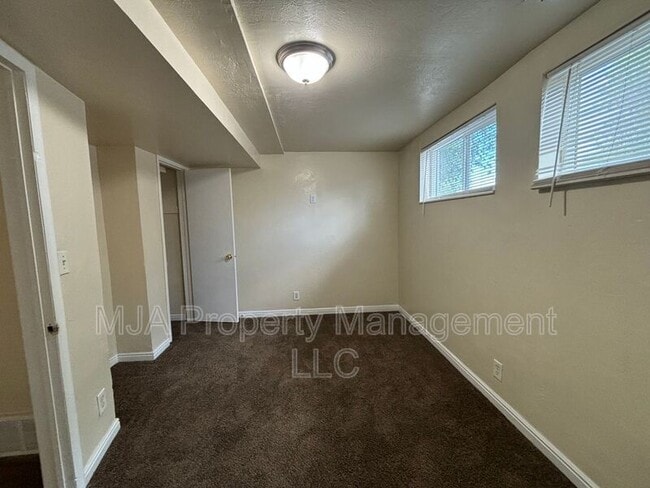 Building Photo - 1379 W 900 S