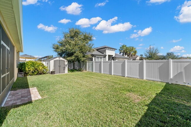 Building Photo - Beautiful Home For Rent in Brandon!