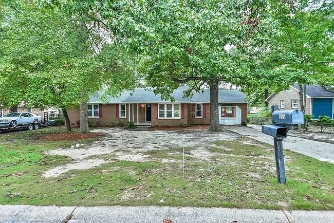 Building Photo - 205 Reseda Dr