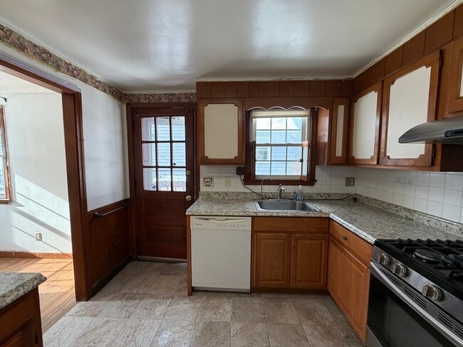 Building Photo - 24 Grapevine Ave