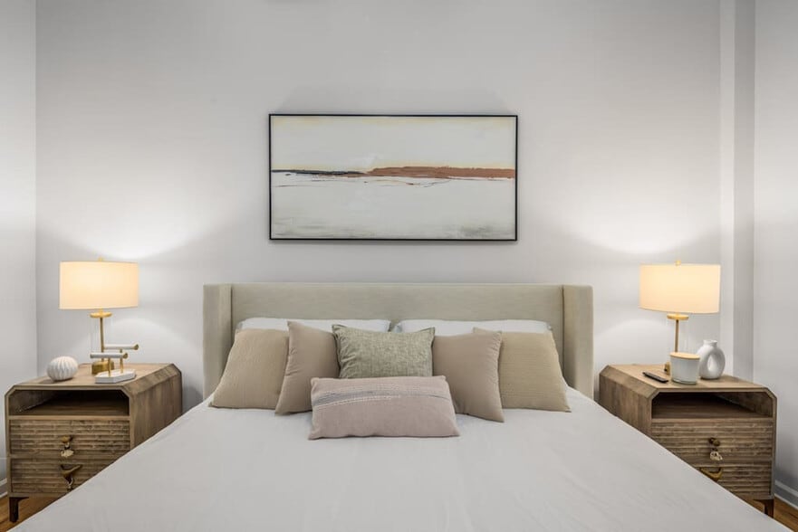 Building Photo - 508 Broadway-SI ID1035011P