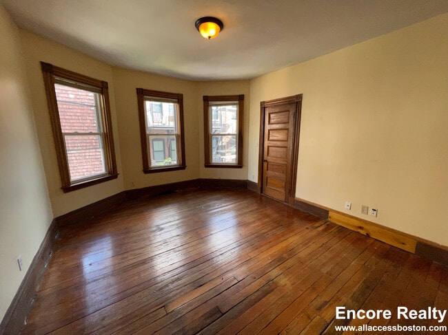 Building Photo - 8-8 Sunset St