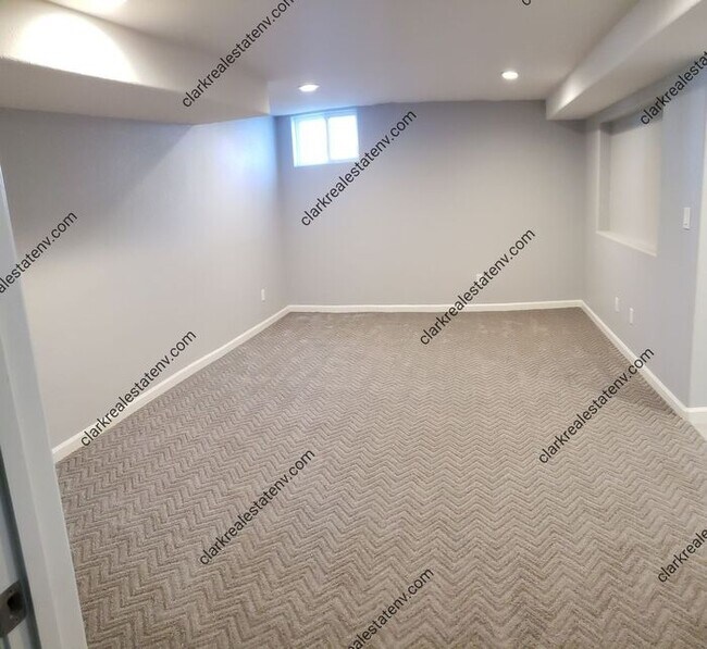 Building Photo - Old Southwest Reno home 3 Bed 2 Bath 1 car...