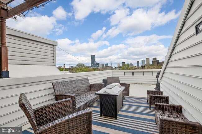 Building Photo - 2115 Carpenter St
