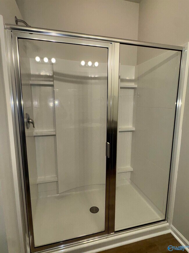 Building Photo - 115 Oak Terrace Ln