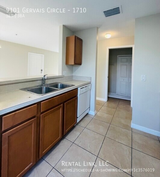 Building Photo - 9101 Gervais Cir