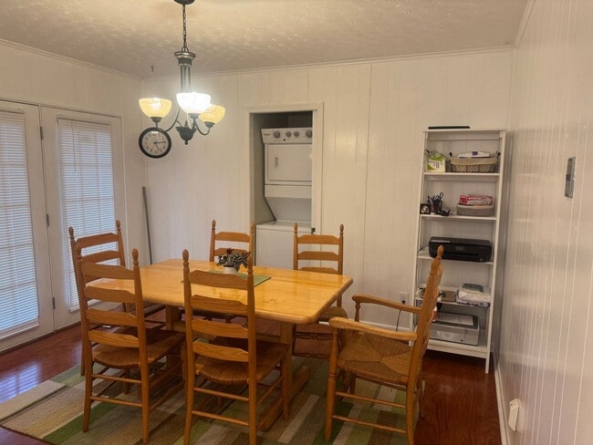 Building Photo - Knoxville 37923 - Fully furnished 1 bedroo...