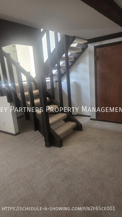 Building Photo - 8106 Yecker-