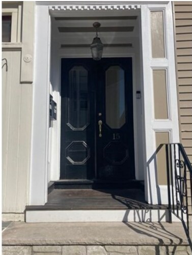 Building Photo - 17 Vinton St