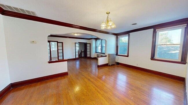 Building Photo - 514-520 S Hanley Rd