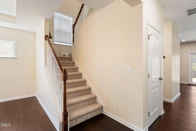 Building Photo - 855 Ember Dr