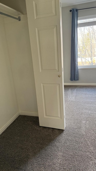 Building Photo - 365 E 760 N