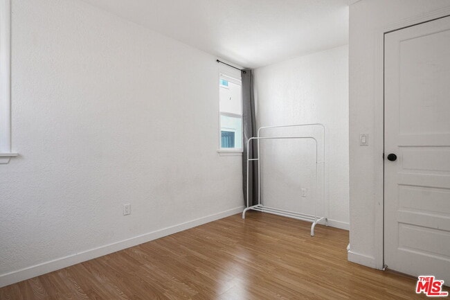 Building Photo - 2041 W 31st St