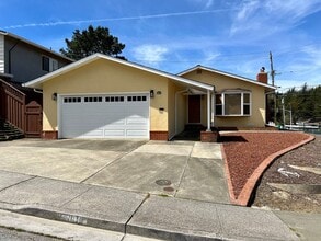 Building Photo - Updated 3-Bed / 2-Bath Single-Family Home!