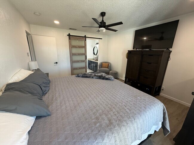 Building Photo - 3402 Azalea Dr