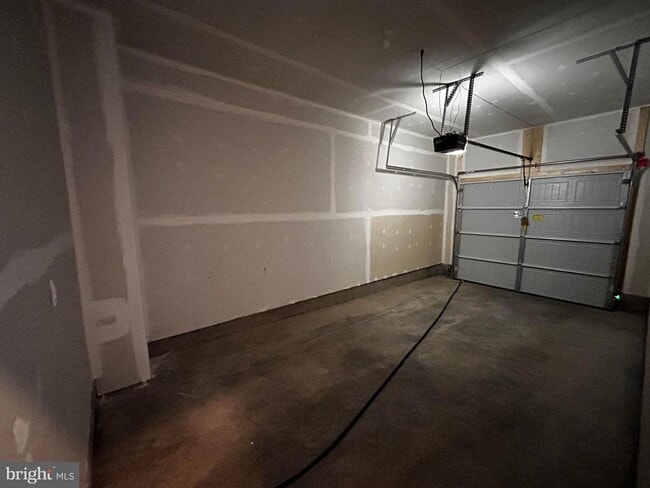 Building Photo - 118 Willett Holw St