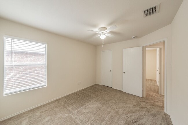 Building Photo - 8864 Valley River Dr