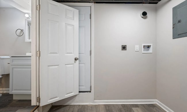 Building Photo - 281 W Franklin St