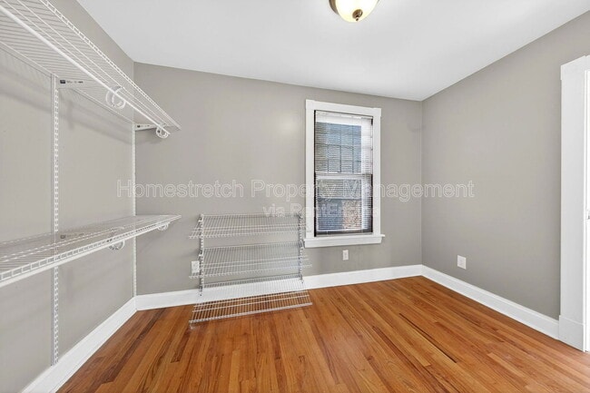 Building Photo - 2424 Oakland Ave