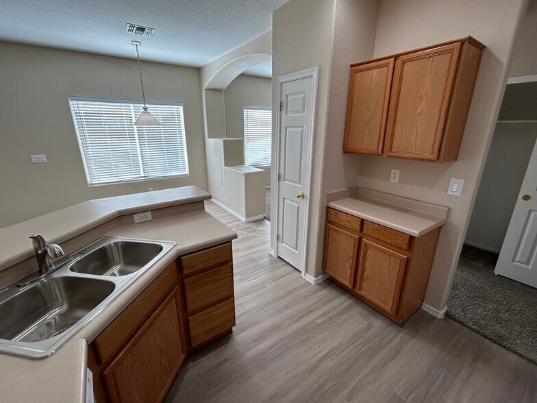 Building Photo - 3783 E Woodside Way