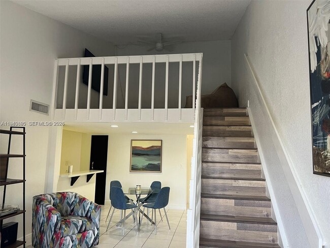 Building Photo - 9403 Fontainebleau Blvd