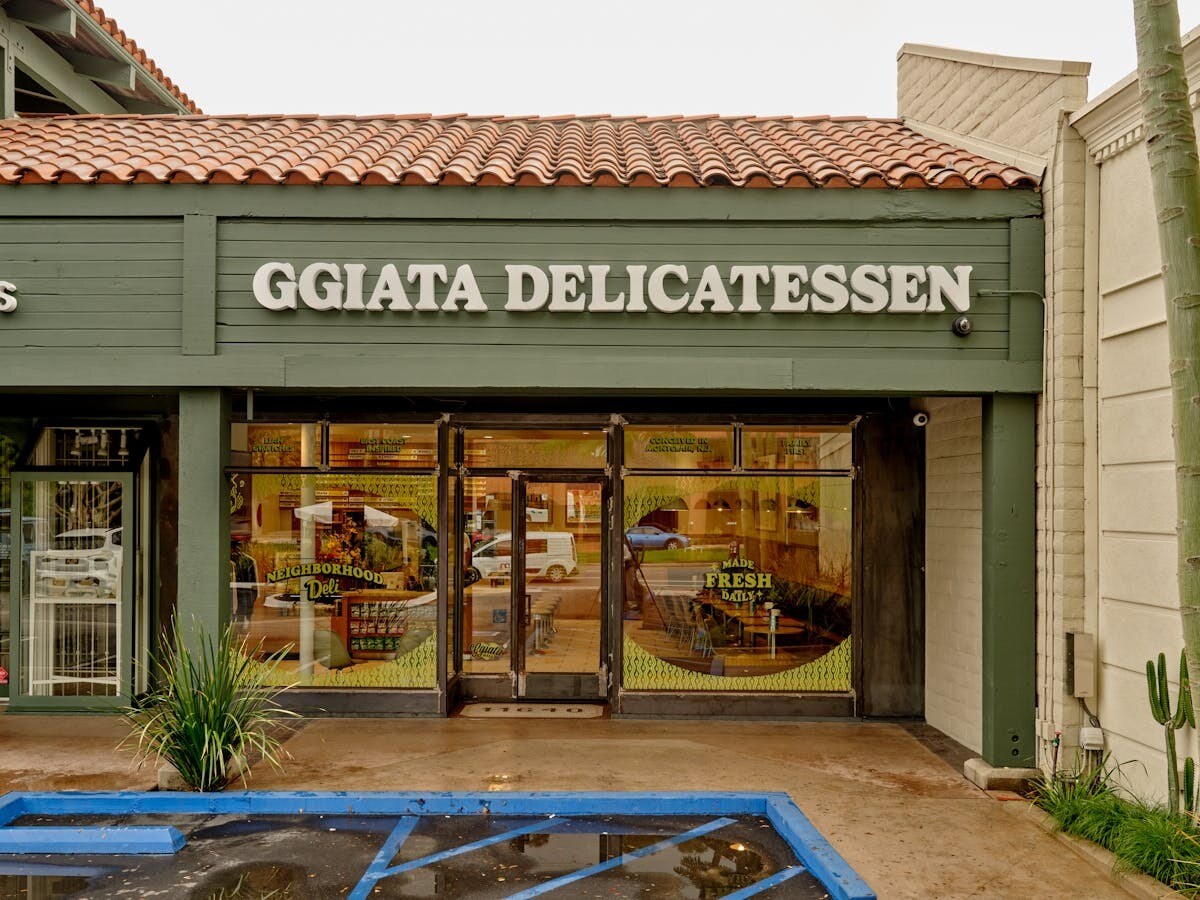 GGiata - 11970 Montana Ave