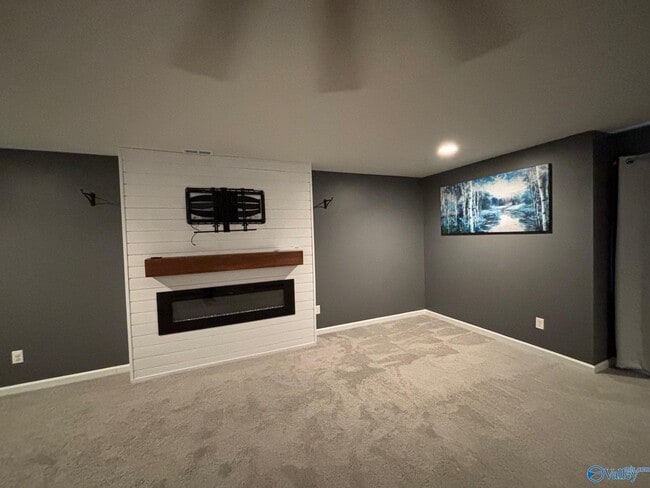 Building Photo - 212 Oracle Cir