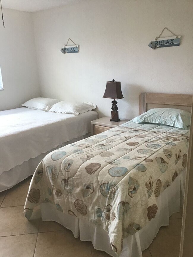 Building Photo - Amazing Ocean View from Pool and Jacuzzi - 1bdrm 1Ba in Datyona Beach