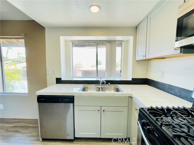 Building Photo - 79400 Ave 42