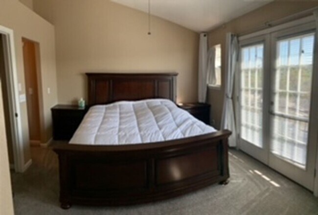 Building Photo - Downtown Executive Fully Furnished 2 Bed, 4 Bath Townhouse