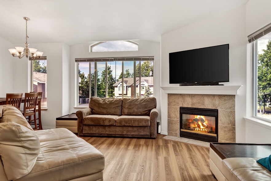 Building Photo - 1006 San Fernando St