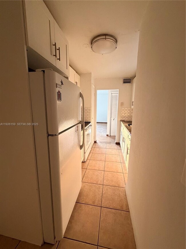 Building Photo - 7250 SW 94th Pl