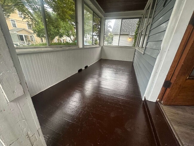 Building Photo - Renovated, spacious home located on Moulso...