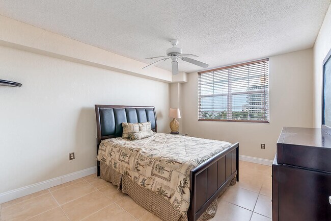Building Photo - 1801 N Flagler Dr