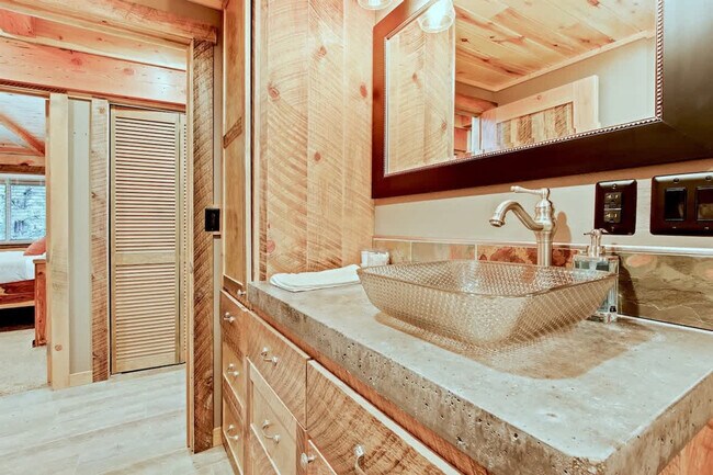 Building Photo - 96 Shilo Dr