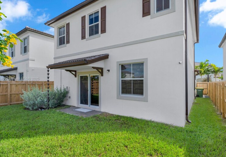 Building Photo - 2444 SE 24th Ave