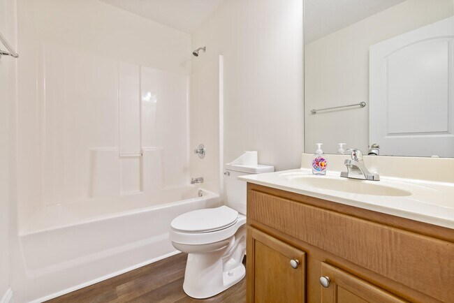 Building Photo - 2711 Green Pond Cir