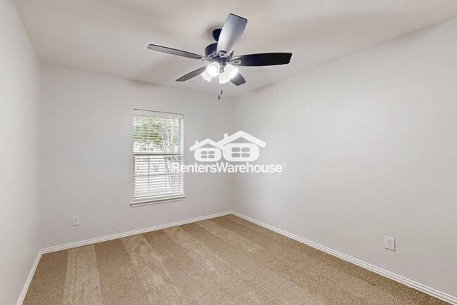 Building Photo - MOVE IN READY - 3BED/2BATH - FORNEY TEXAS
