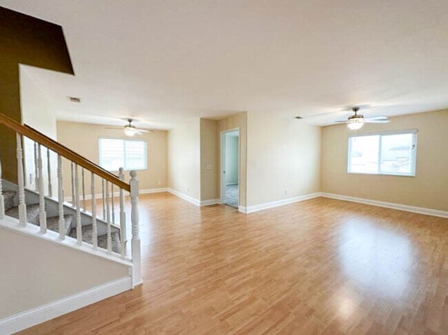 Building Photo - **STUNNING** 8 BEDROOM SOLAR HOME IN GATED COMMUNITY IN MURRIETA!