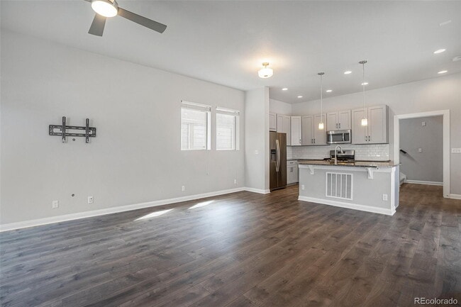 Building Photo - "Spacious 4-Bedroom Sanctuary with 3.5 Bat...