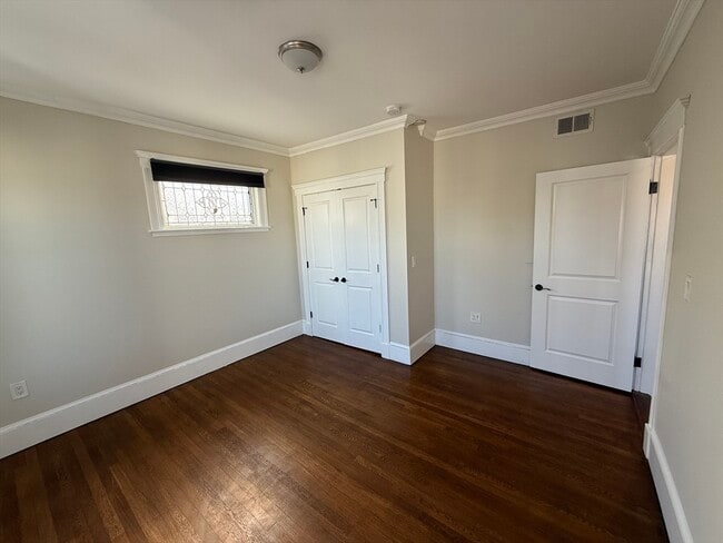 Building Photo - 55 Iffley Rd