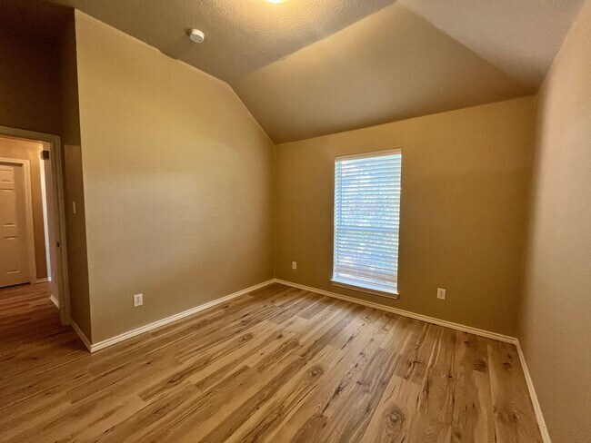 Building Photo - Beautifully Updated 4-Bedroom Home with Community Pool & Excellent Schools!