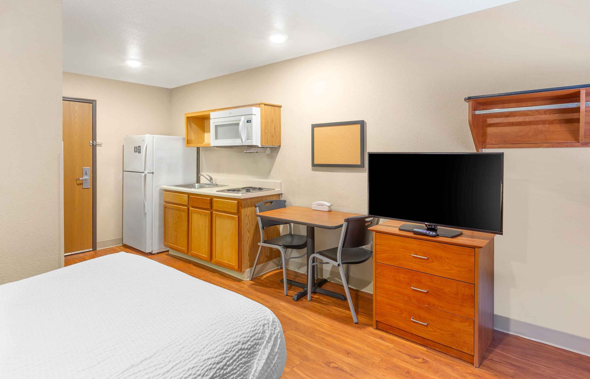 Building Photo - Furnished Studio-Wilmington - West