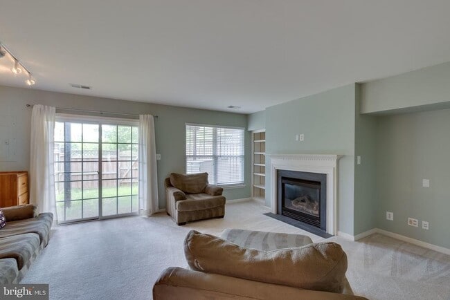 Building Photo - 43237 Highgrove Terrace
