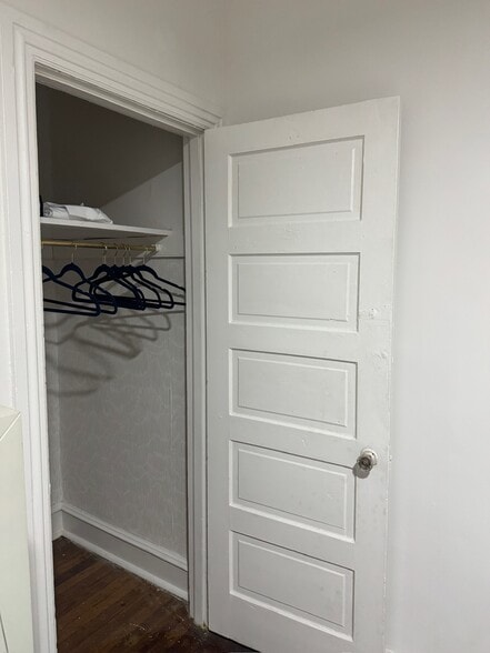 Building Photo - 5409 Walnut St