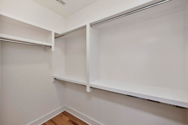 Building Photo - 4704A Kentucky Ave