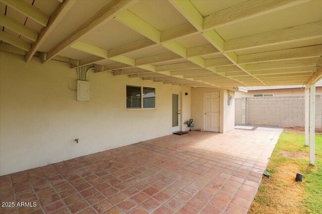 Building Photo - 5237 E Windsor Ave
