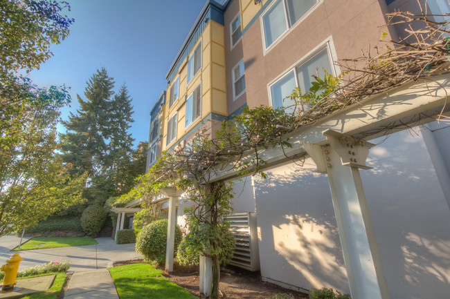 Building Photo - Sir Gallahad Apartment Homes